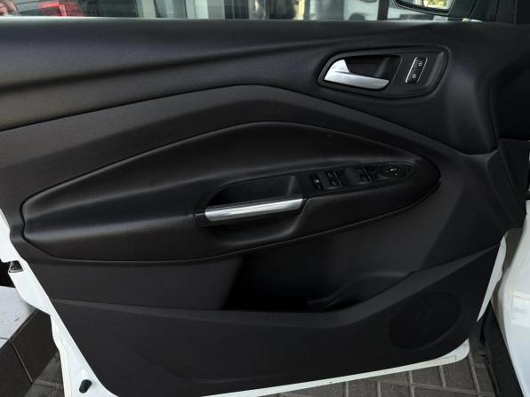Ford Kuga II с пробегом 2014 года, цена 1 099 000 рублей, 225696 км, внедорожник, Автокод Объявления