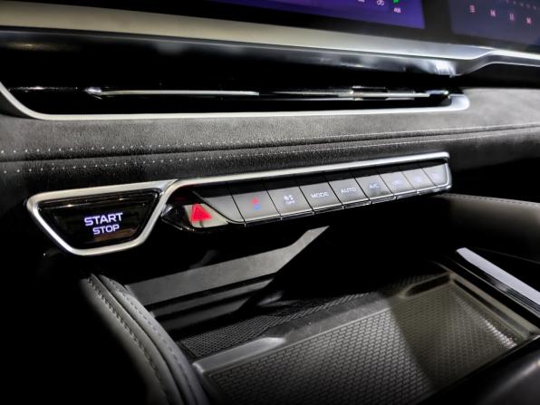 Geely Monjaro I с пробегом 2024 года, цена 3 390 000 рублей, 65889 км, внедорожник, Автокод Объявления
