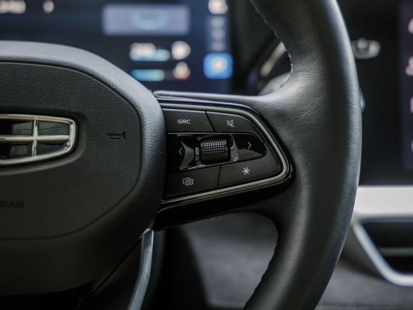Geely Monjaro I с пробегом 2024 года, цена 4 098 000 рублей, 13055 км, внедорожник, Автокод Объявления