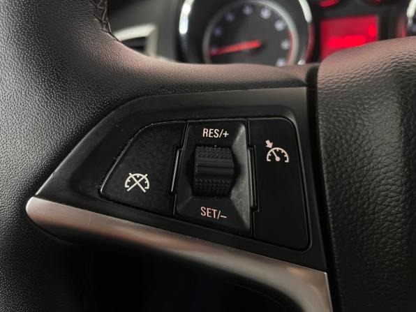 Opel Astra J с пробегом 2011 года, цена 569 000 рублей, 207962 км, хэтчбек, Автокод Объявления