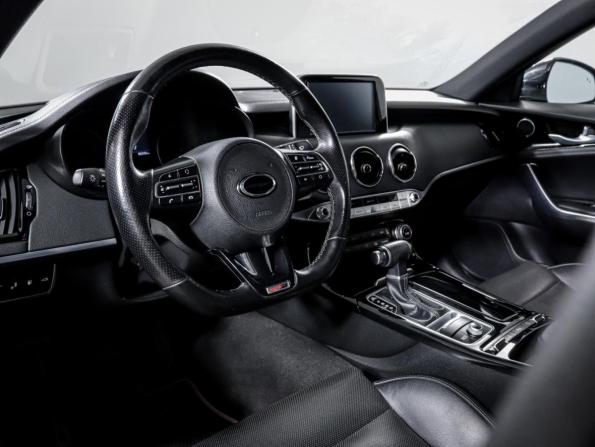 Kia Stinger I с пробегом 2018 года, цена 2 400 000 рублей, 86242 км, лифтбек, Автокод Объявления