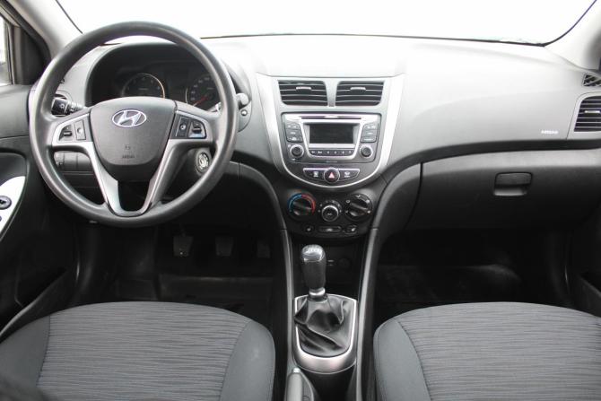 Hyundai Solaris I Рестайлинг с пробегом 2015 года, цена 810 000 рублей, 109000 км, седан, Автокод Объявления