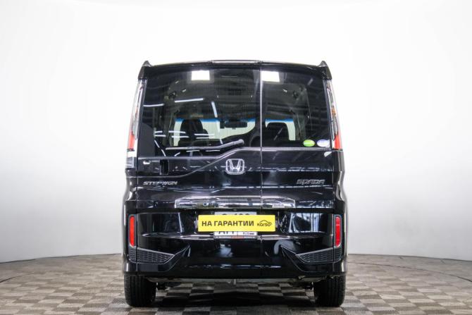 Honda Stepwgn V Рестайлинг с пробегом 2017 года, цена 2 619 000 рублей, 38640 км, минивэн, Автокод Объявления