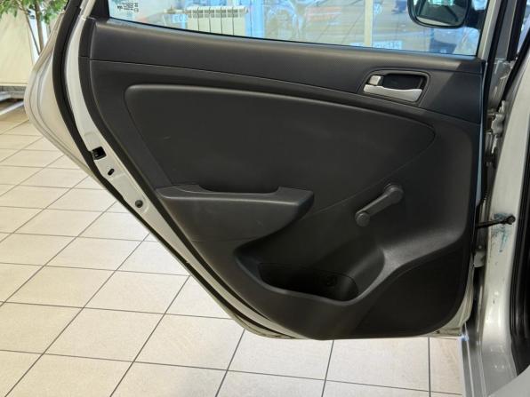 Hyundai Solaris I Рестайлинг с пробегом 2015 года, цена 860 000 рублей, 171594 км, седан, Автокод Объявления