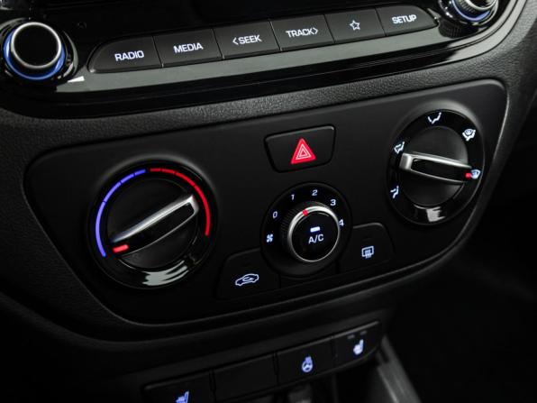 Hyundai Solaris II Рестайлинг с пробегом 2021 года, цена 1 799 700 рублей, 39386 км, седан, Автокод Объявления