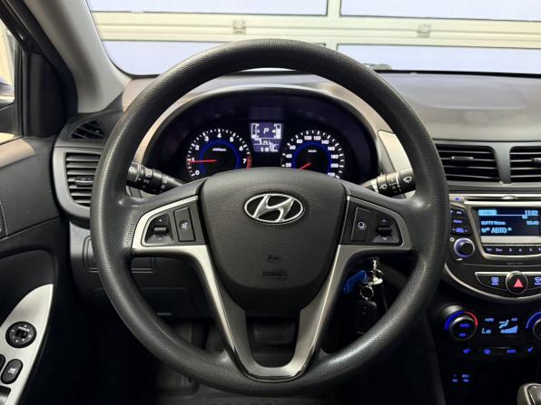 Hyundai Solaris I Рестайлинг с пробегом 2015 года, цена 1 250 000 рублей, 51000 км, седан, Автокод Объявления