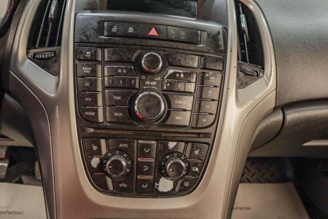 Opel Astra J с пробегом 2010 года, цена 579 000 рублей, 241000 км, хэтчбек, Автокод Объявления