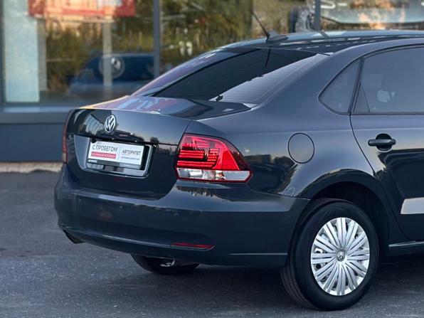 Volkswagen Polo V Рестайлинг с пробегом 2017 года, цена 999 000 рублей, 124446 км, седан, Автокод Объявления