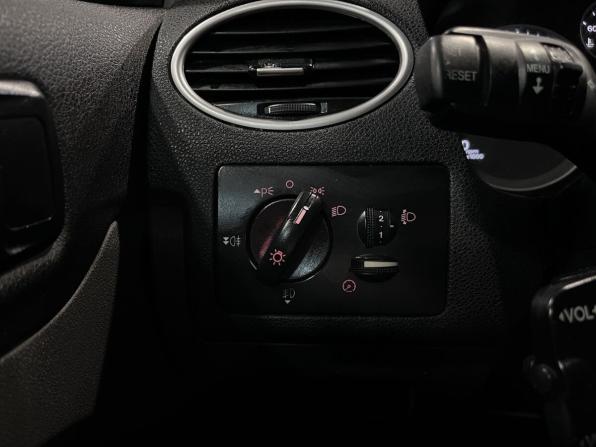 Ford Focus II с пробегом 2007 года, цена 380 000 рублей, 330710 км, седан, Автокод Объявления