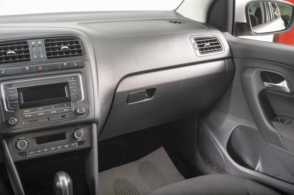 Volkswagen Polo V Рестайлинг Томск  - изображение 12