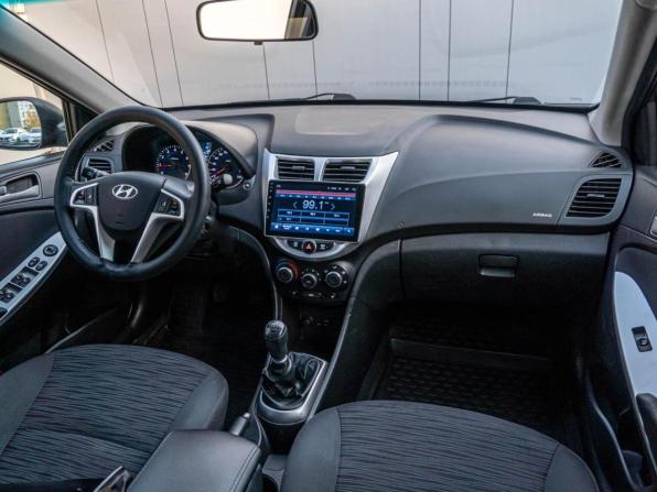 Hyundai Solaris I Рестайлинг с пробегом 2015 года, цена 899 000 рублей, 157659 км, хэтчбек, Автокод Объявления