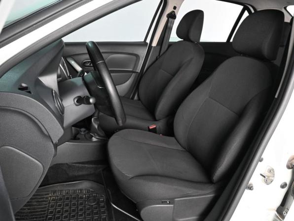 Renault Logan II Рестайлинг с пробегом 2019 года, цена 1 029 000 рублей, 134769 км, седан, Автокод Объявления