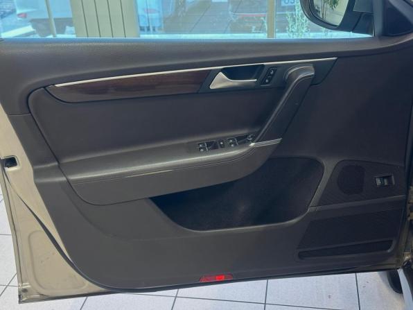 Volkswagen Passat B7 с пробегом 2012 года, цена 1 230 000 рублей, 147000 км, седан, Автокод Объявления