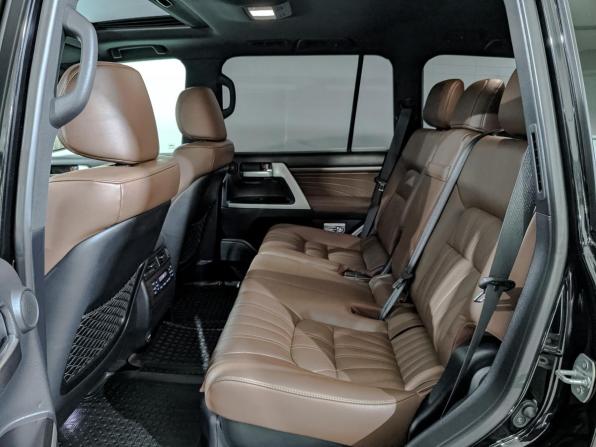 Toyota Land Cruiser 200 Series Рестайлинг 2 с пробегом 2019 года, цена 7 950 000 рублей, 95423 км, внедорожник, Автокод Объявления