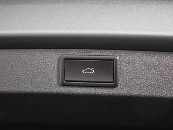 Skoda Karoq I с пробегом 2020 года, цена 1 989 000 рублей, 152480 км, внедорожник, Автокод Объявления