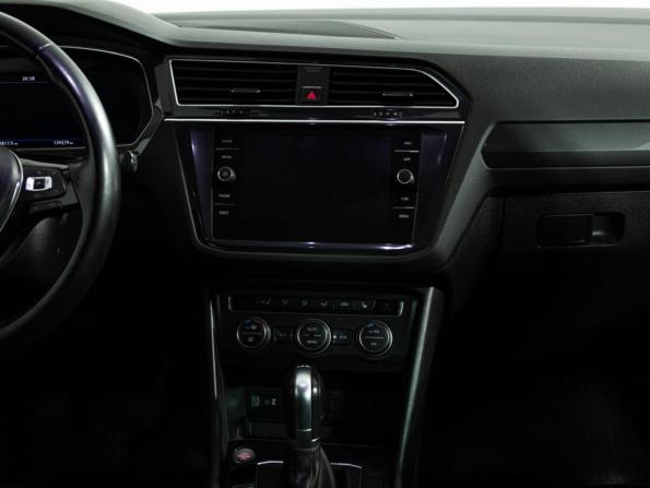 Volkswagen Tiguan II с пробегом 2017 года, цена 2 849 000 рублей, 139172 км, внедорожник, Автокод Объявления