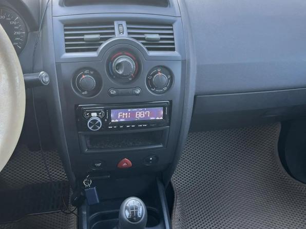 Renault Megane II Рестайлинг с пробегом 2007 года, цена 375 000 рублей, 282506 км, седан, Автокод Объявления