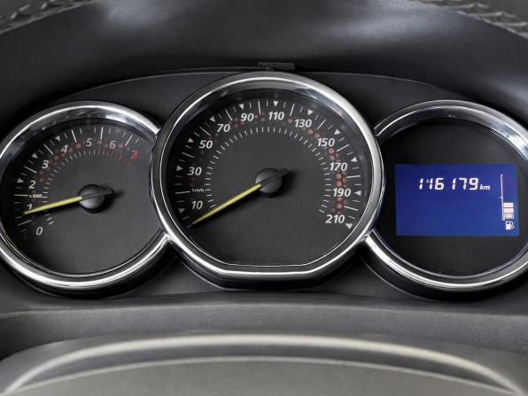 Renault Sandero II с пробегом 2016 года, цена 887 000 рублей, 116179 км, хэтчбек, Автокод Объявления