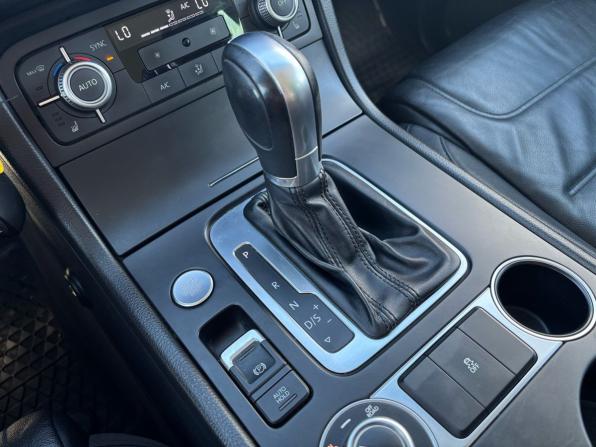 Volkswagen Touareg II Рестайлинг с пробегом 2015 года, цена 2 705 000 рублей, 97000 км, внедорожник, Автокод Объявления