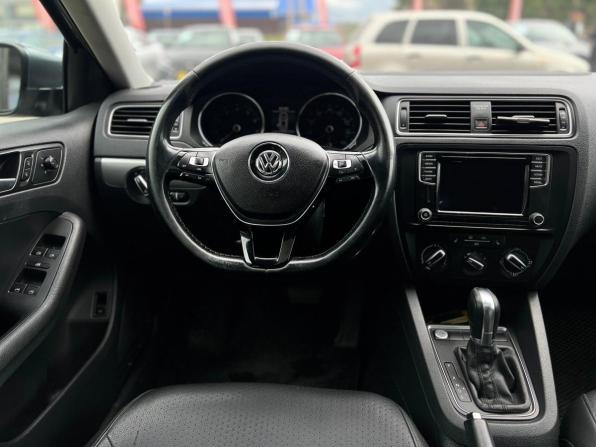 Volkswagen Jetta VI Рестайлинг с пробегом 2017 года, цена 990 000 рублей, 240407 км, седан, Автокод Объявления