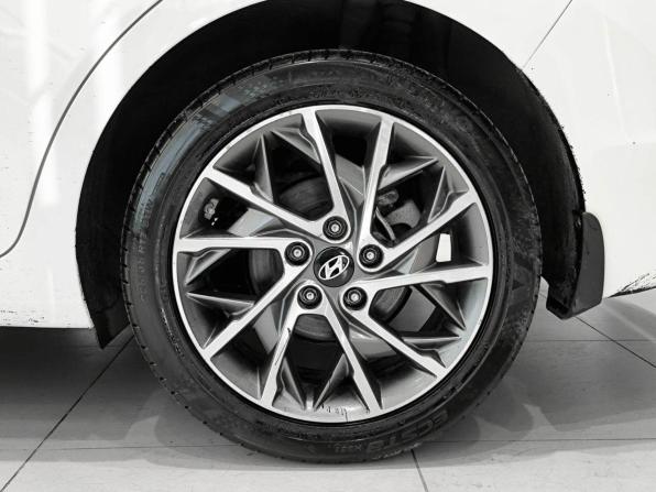 Hyundai Elantra VI (AD) Рестайлинг с пробегом 2019 года, цена 1 950 000 рублей, 48718 км, седан, Автокод Объявления