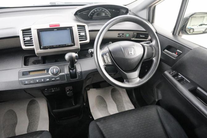 Honda Freed I Рестайлинг с пробегом 2013 года, цена 1 049 000 рублей, 255000 км, компактвэн, Автокод Объявления