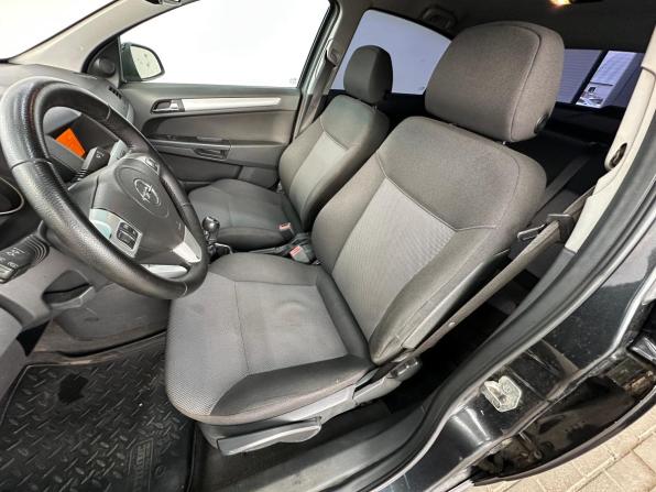Opel Astra H Рестайлинг с пробегом 2012 года, цена 680 000 рублей, 206800 км, седан, Автокод Объявления