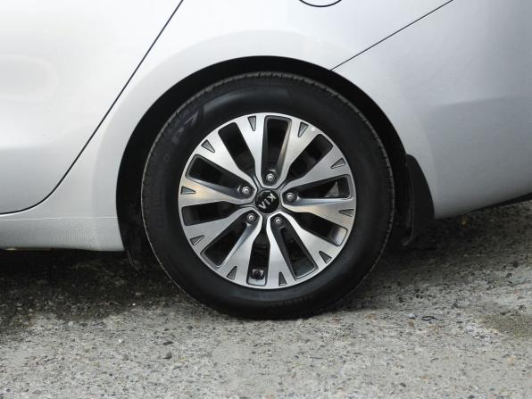 Kia Ceed II Рестайлинг с пробегом 2017 года, цена 1 349 000 рублей, 128011 км, универсал, Автокод Объявления