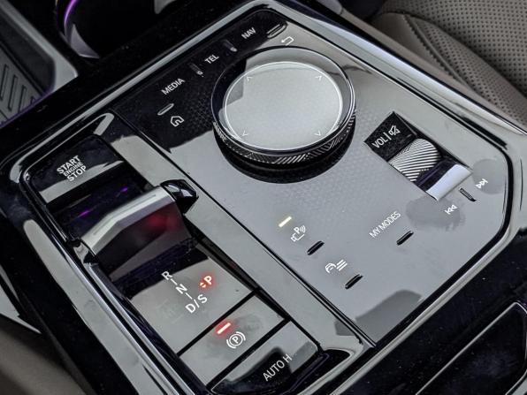 BMW 5 серии VIII (G60/G61/G68) с пробегом 2024 года, цена 7 600 000 рублей, 34956 км, седан, Автокод Объявления