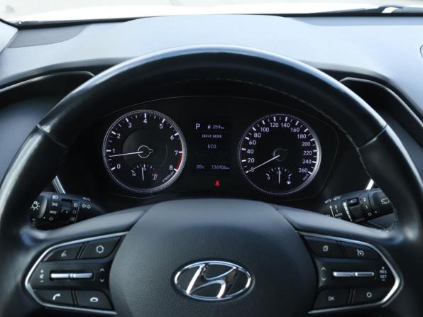 Hyundai Santa Fe IV с пробегом 2019 года, цена 2 640 000 рублей, 136905 км, внедорожник, Автокод Объявления