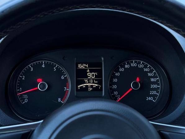Volkswagen Polo V Рестайлинг с пробегом 2018 года, цена 1 068 700 рублей, 75131 км, седан, Автокод Объявления