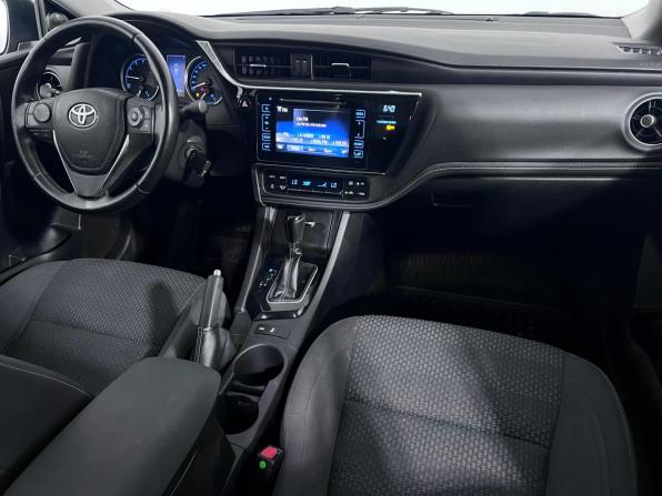 Toyota Corolla XI (E160 E170 E180) Рестайлинг 1 с пробегом 2018 года, цена 1 695 000 рублей, 97464 км, седан, Автокод Объявления
