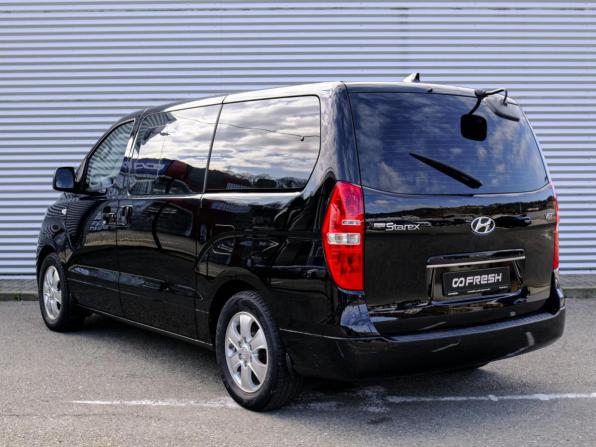 Hyundai Grand Starex I Рестайлинг 2 с пробегом 2018 года, цена 2 670 000 рублей, 136968 км, минивэн, Автокод Объявления