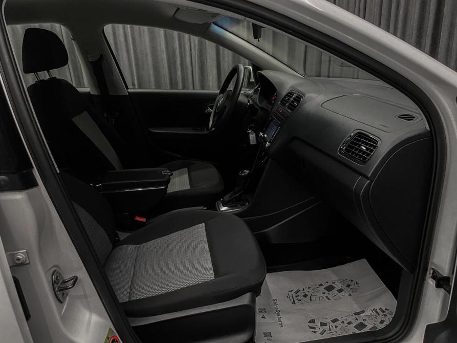 Volkswagen Polo V Красноярск  - изображение 12