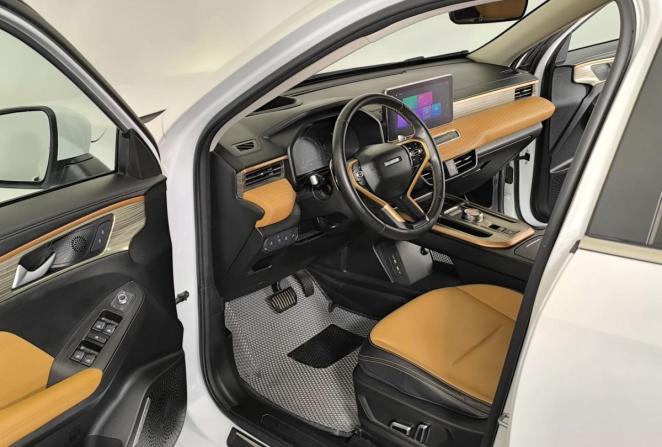 Haval Jolion I с пробегом 2022 года, цена 1 880 000 рублей, 46695 км, внедорожник, Автокод Объявления