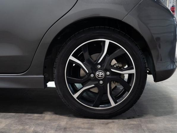 Toyota Vitz III (XP130) с пробегом 2014 года, цена 1 150 000 рублей, 99190 км, хэтчбек, Автокод Объявления