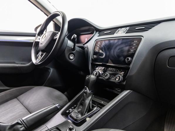 Skoda Octavia III (A7) Рестайлинг с пробегом 2020 года, цена 1 938 000 рублей, 157722 км, лифтбек, Автокод Объявления