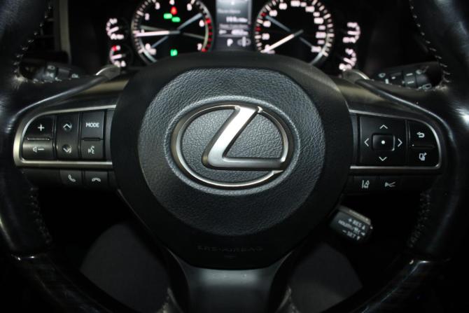 Lexus LX III Рестайлинг 2 с пробегом 2018 года, цена 9 900 000 рублей, 73750 км, внедорожник, Автокод Объявления