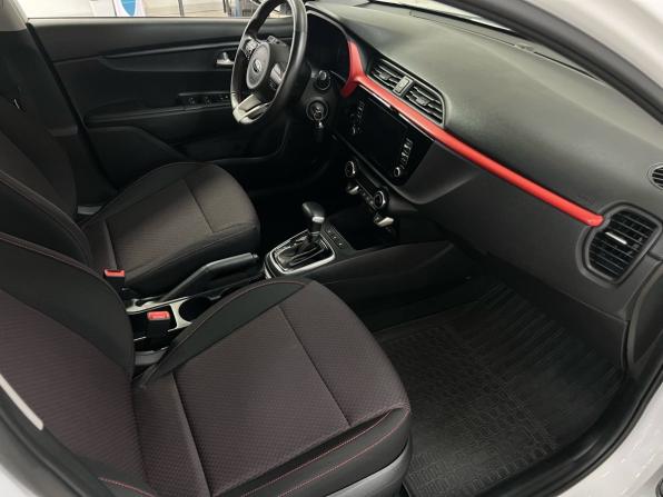 Kia Rio IV Рестайлинг с пробегом 2021 года, цена 1 630 000 рублей, 100060 км, хэтчбек, Автокод Объявления