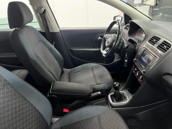 Volkswagen Polo V Рестайлинг с пробегом 2019 года, цена 1 050 000 рублей, 165767 км, седан, Автокод Объявления