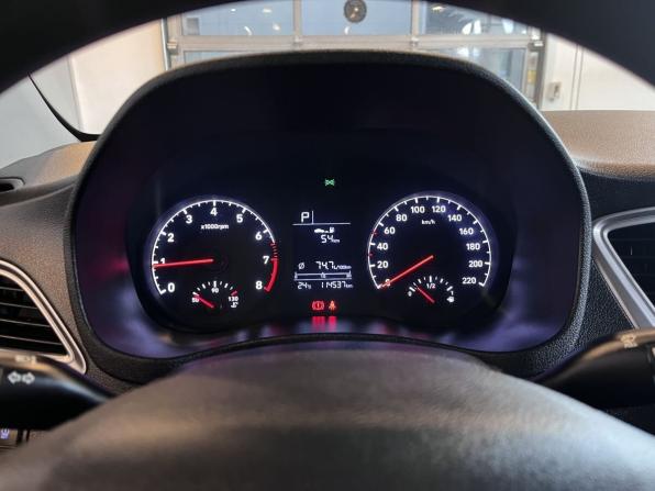 Hyundai Solaris II с пробегом 2019 года, цена 1 525 000 рублей, 114540 км, седан, Автокод Объявления