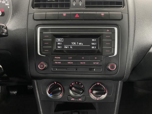 Volkswagen Polo V Рестайлинг с пробегом 2019 года, цена 1 070 000 рублей, 104976 км, седан, Автокод Объявления