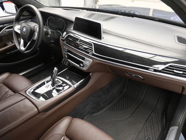 BMW 7 серии VI (G11/G12) с пробегом 2017 года, цена 3 680 000 рублей, 215977 км, седан, Автокод Объявления