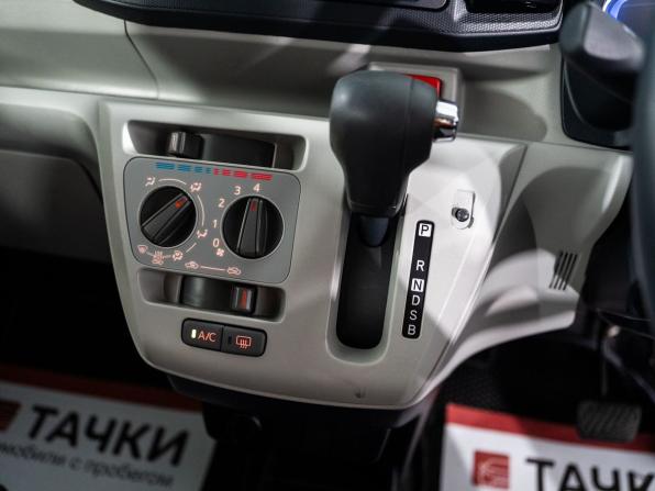 Daihatsu Mira e:S II с пробегом 2021 года, цена 670 500 рублей, 97634 км, хэтчбек, Автокод Объявления