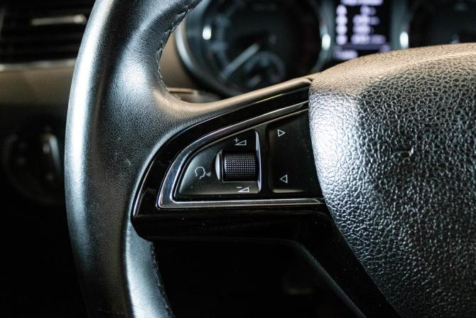 Skoda Octavia III (A7) Рестайлинг с пробегом 2019 года, цена 1 699 000 рублей, 114998 км, лифтбек, Автокод Объявления