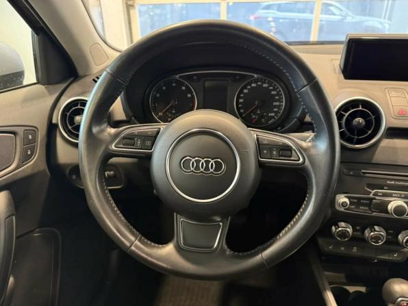 Audi A1 I (8X) Рестайлинг с пробегом 2015 года, цена 1 150 000 рублей, 150219 км, хэтчбек, Автокод Объявления