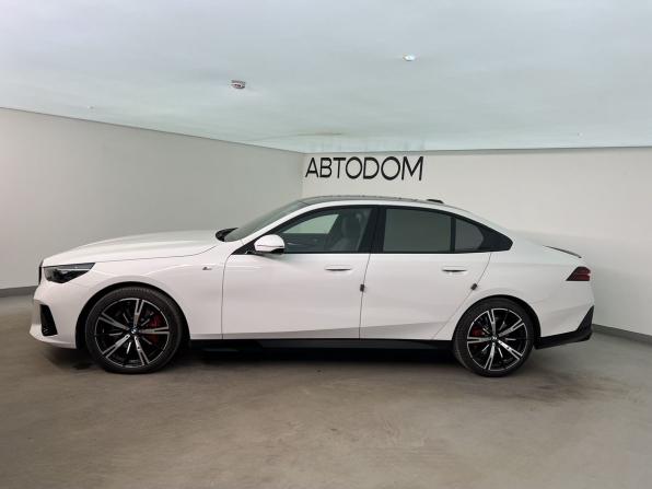 BMW 5 серии VIII (G60/G61/G68) с пробегом 2024 года, цена 8 250 000 рублей, 19463 км, седан, Автокод Объявления