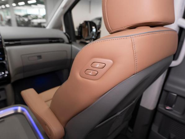 Hyundai Staria I с пробегом 2024 года, цена 6 200 000 рублей, 35945 км, минивэн, Автокод Объявления