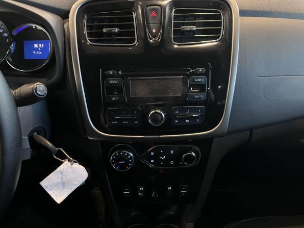 Renault Logan II с пробегом 2015 года, цена 470 000 рублей, 293550 км, седан, Автокод Объявления