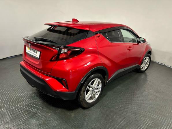 Toyota C-HR I Рестайлинг с пробегом 2022 года, цена 2 690 000 рублей, 30800 км, внедорожник, Автокод Объявления